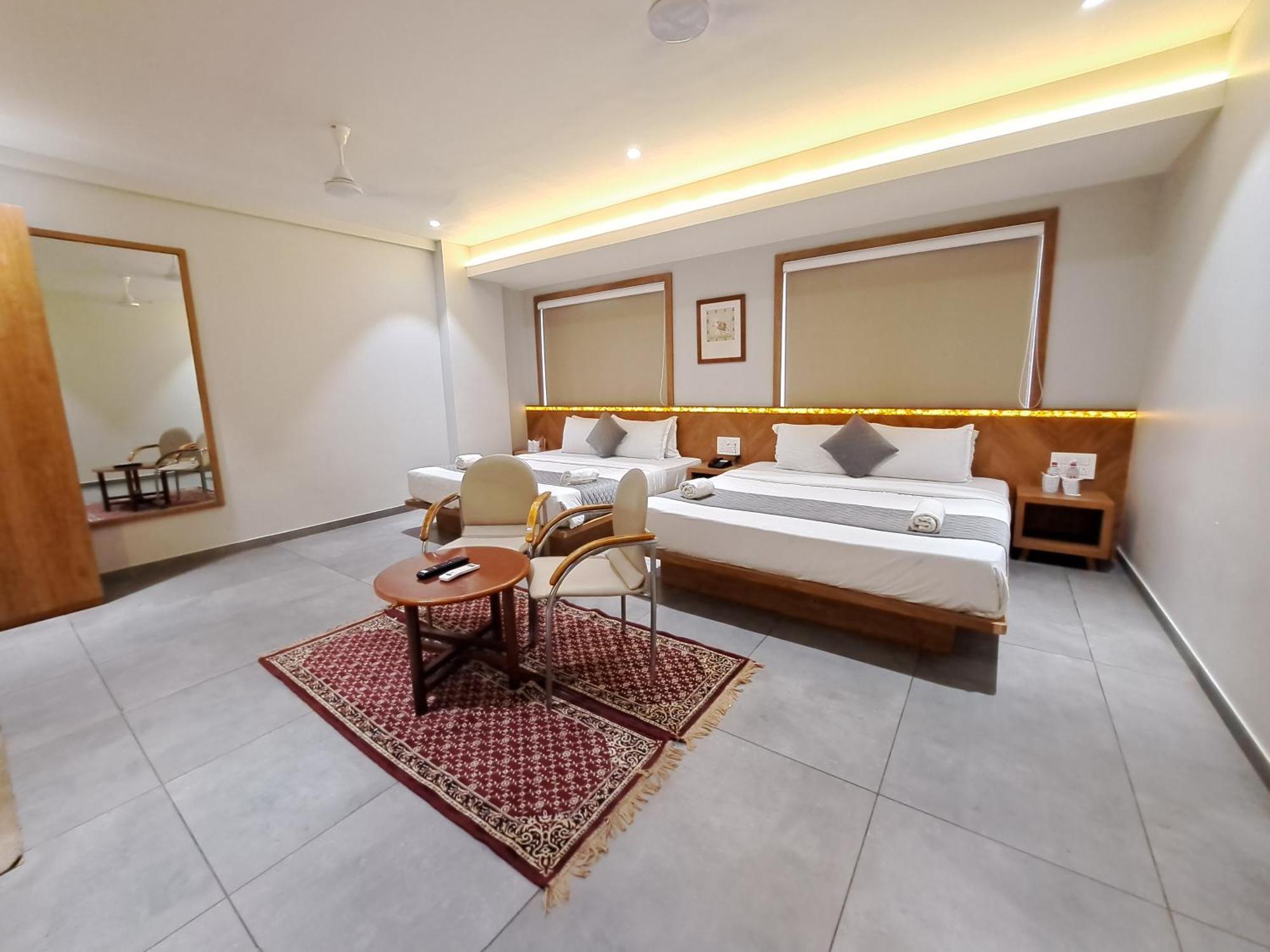 Hotel Om Somnāth Oda fotoğraf